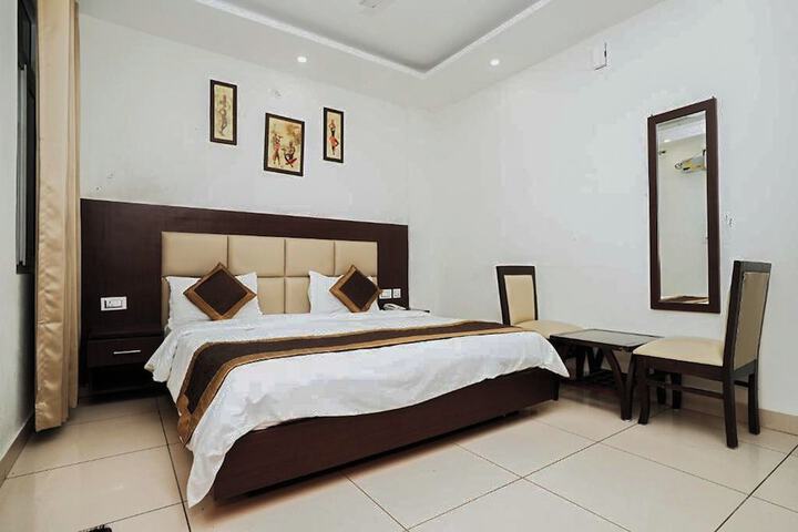 Room 14 of 53