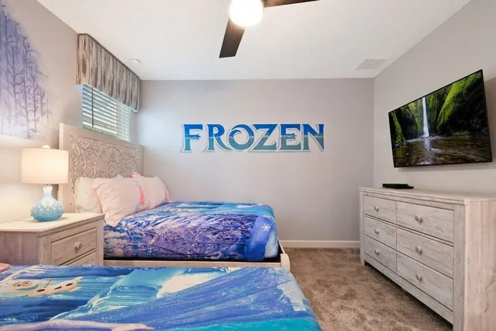 Storey Lake 9 Bedroom Home with Pool 1678ST