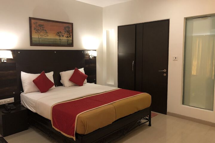 Room 9 of 124