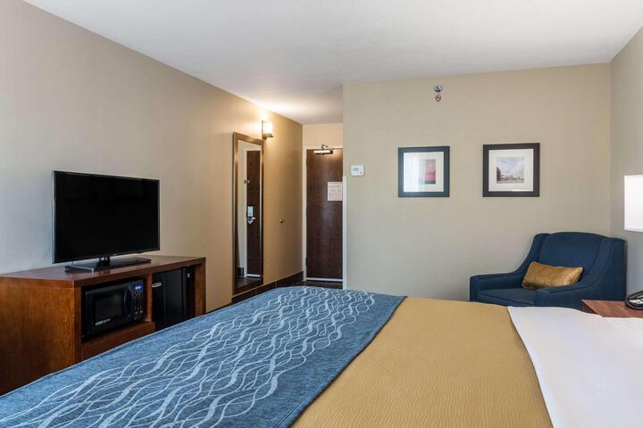 1 King Bed (13 of 21)