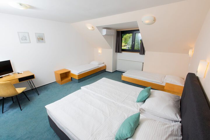 Room 9 of 64