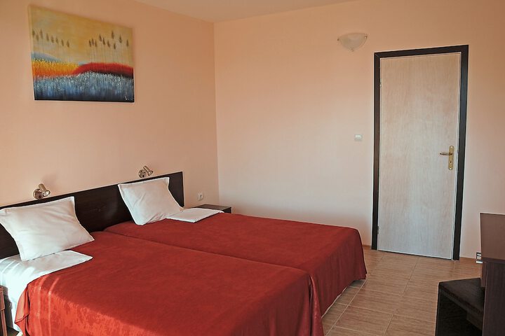 Room 5 of 92