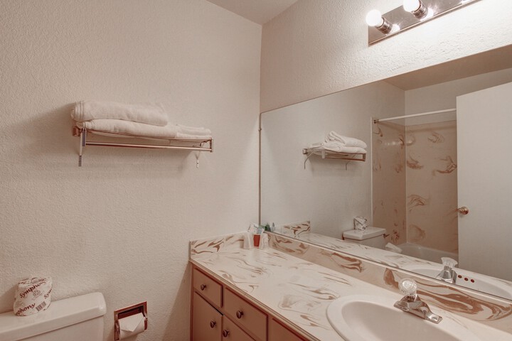 2 Queen Beds Mountain View Pet Friendly Corner (3 of 15)