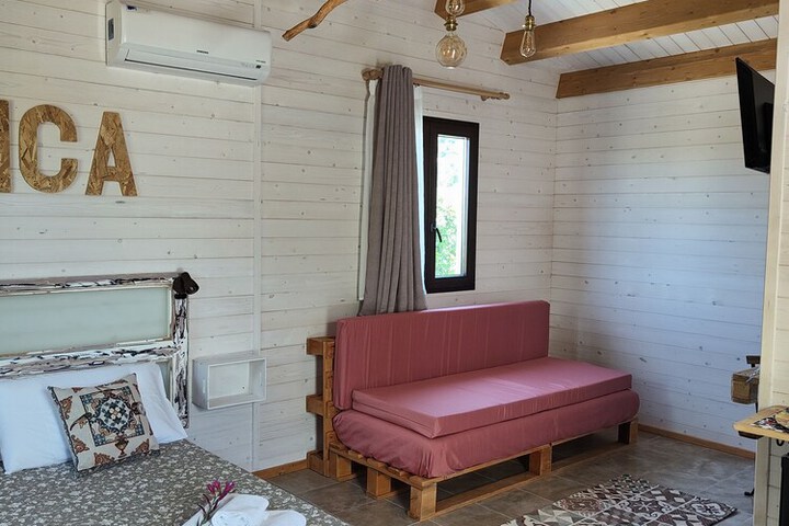 Room 18 of 109