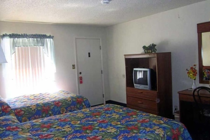 Room 6 of 27