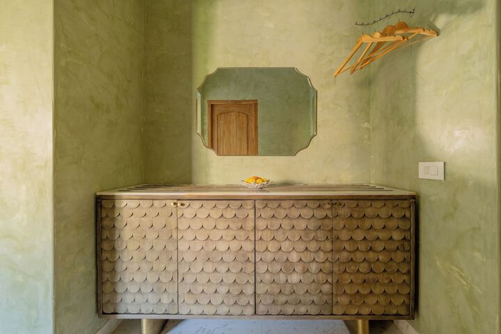 Room 13 of 67