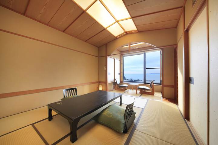 Room 8 of 26