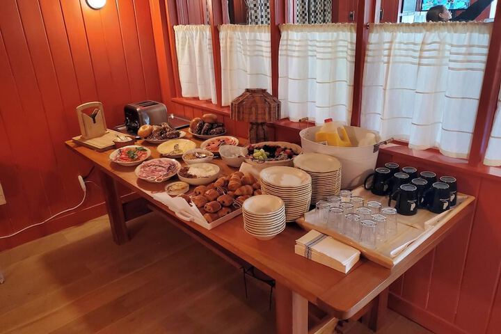 Breakfast/Coffee Service 30 of 42