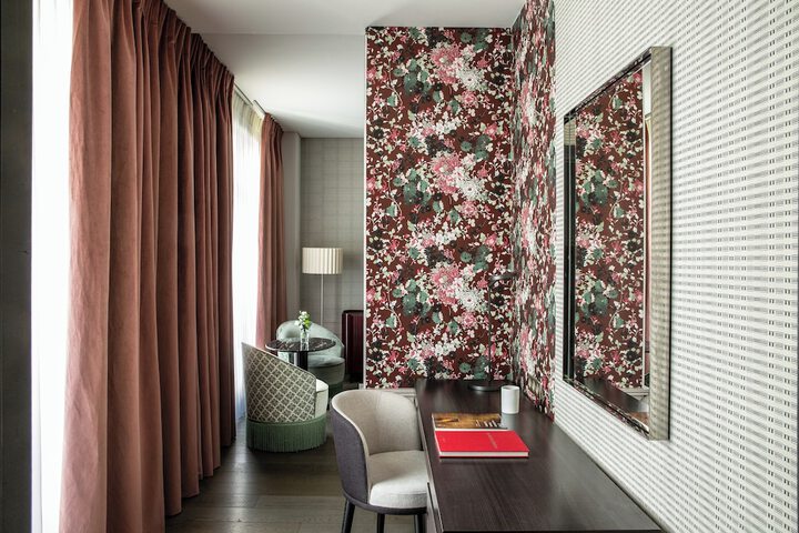 Room 40 of 141