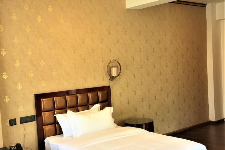 Room 19 of 25
