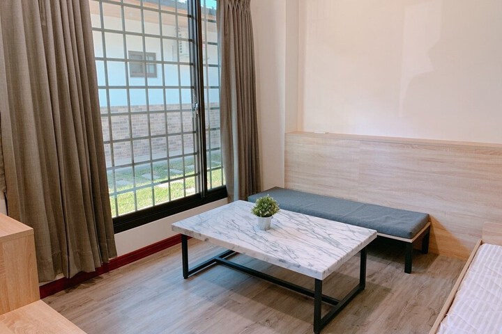 Room 6 of 37