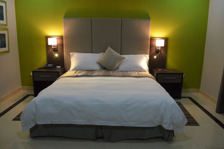 Room 4 of 24
