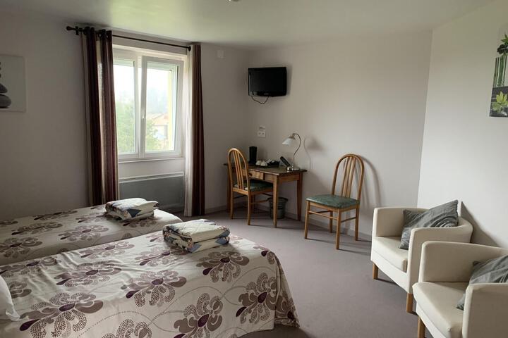 Room 9 of 33