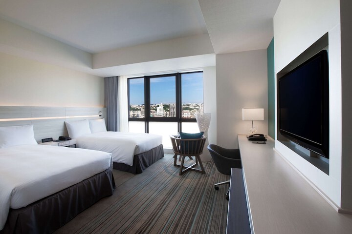 Room 32 of 168