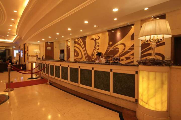 Hotel Lobby