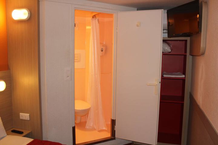 Room 22 of 39