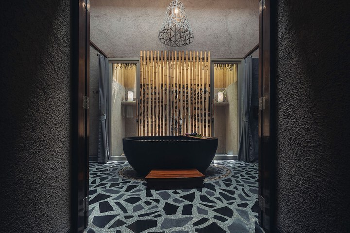 Room 46 of 80