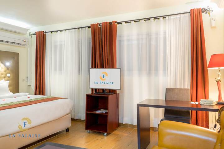 Room 9 of 53