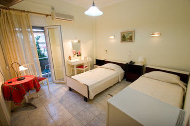 Room 12 of 31