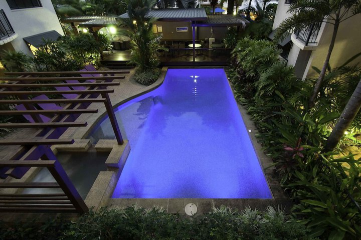 Hotel Pool