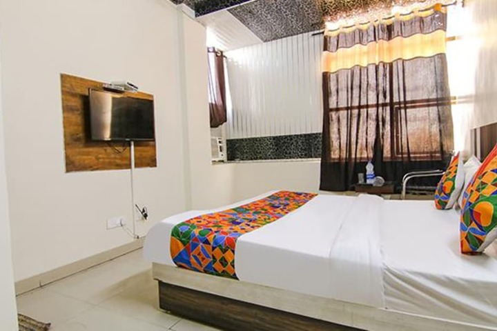 Room 9 of 22