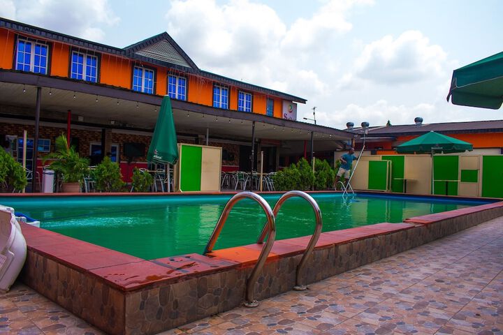 Pool 48 of 68
