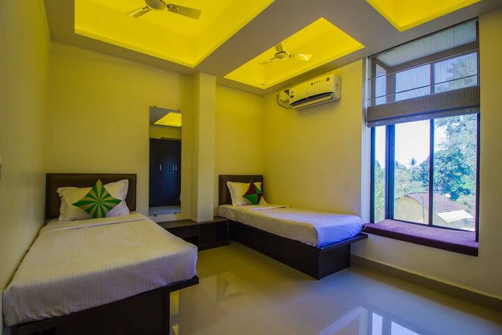 Room 9 of 22