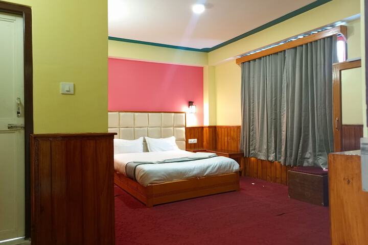 Room 4 of 30