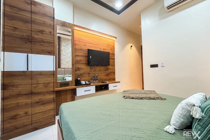 Room 17 of 57