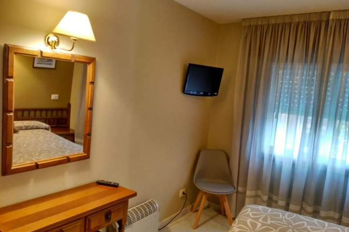 Room 10 of 37