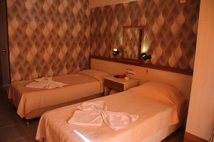 Room 6 of 23