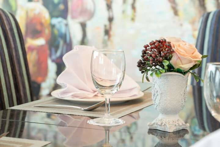 Dining 39 of 53