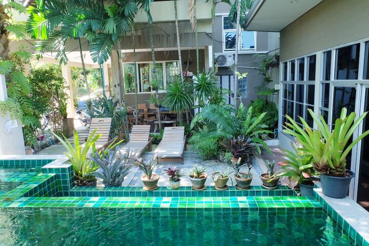 Hotel Pool