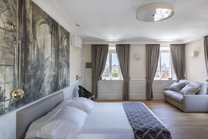 Room 32 of 380
