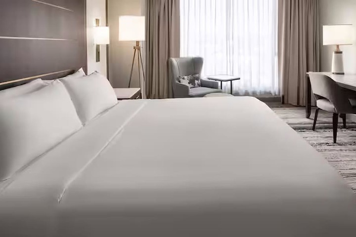 Room 34 of 132