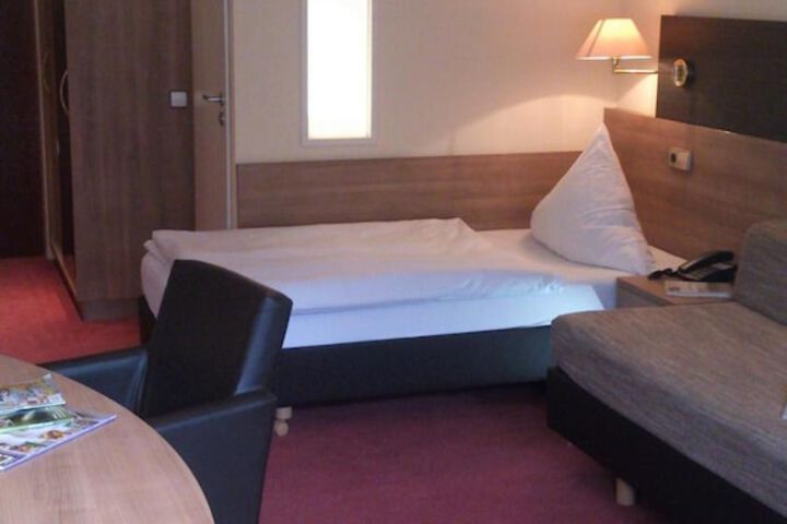 Room 10 of 47