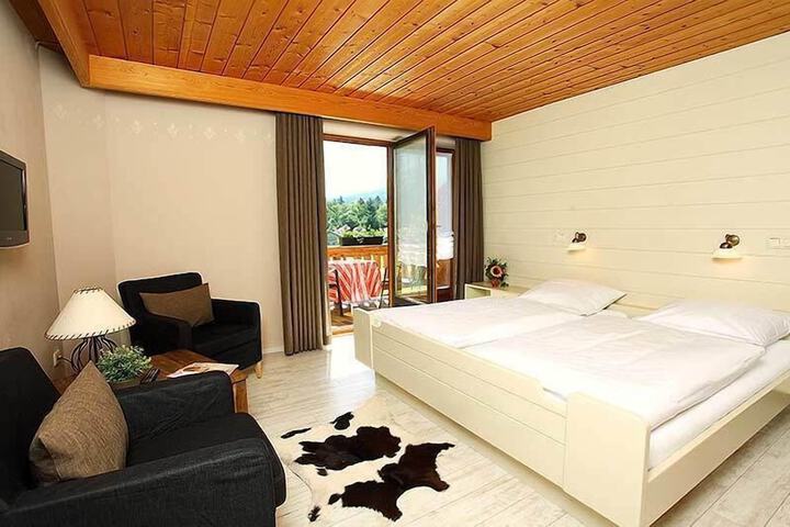 Room 8 of 42