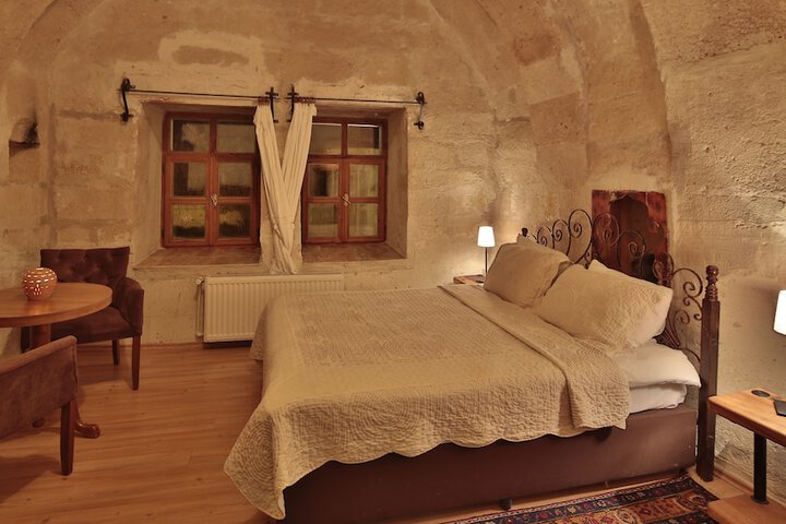 Room 8 of 135