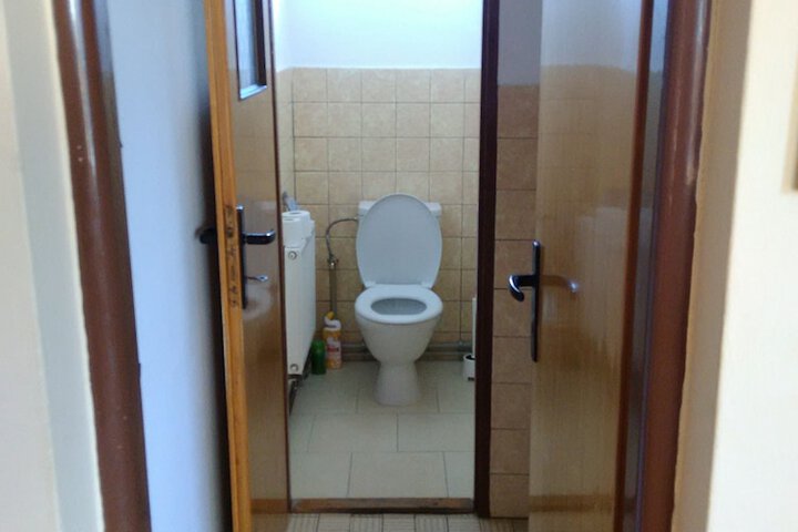 Room 10 of 15