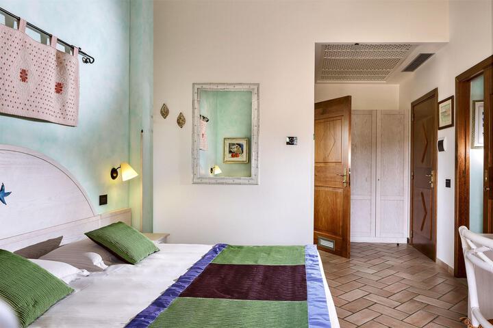 Room 80 of 116