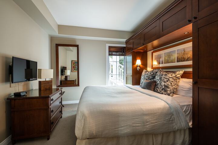 Suite King Size Bed (8 of 43)