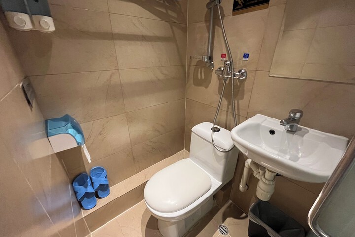 Room 43 of 50