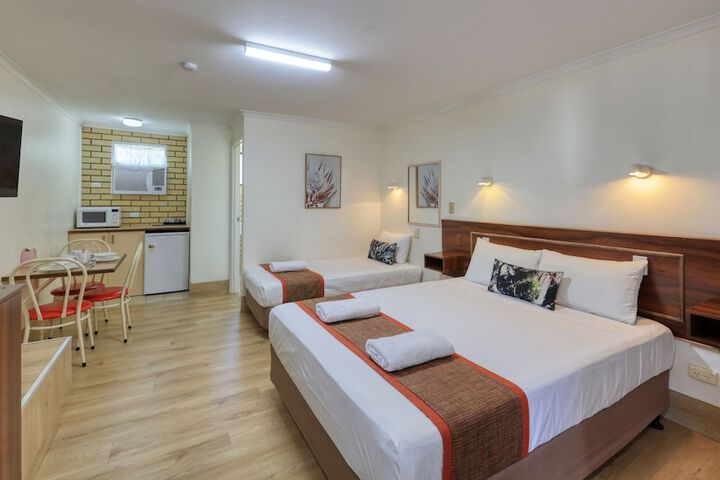 Room 3 of 16