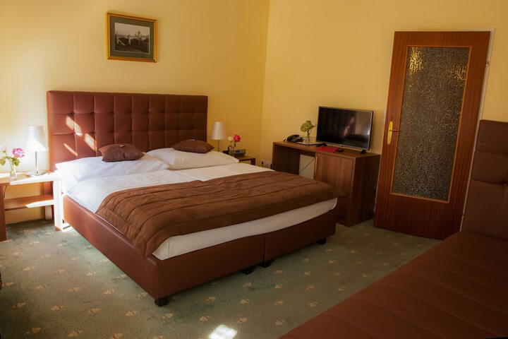 Room 5 of 67