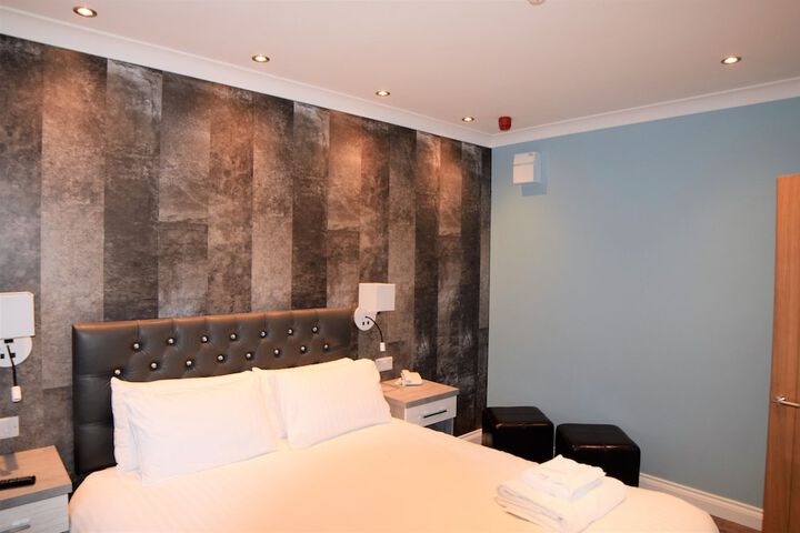 Room 18 of 81