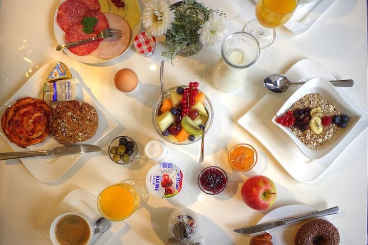 Breakfast/Coffee Service 31 of 45