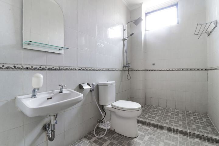 Room 15 of 25