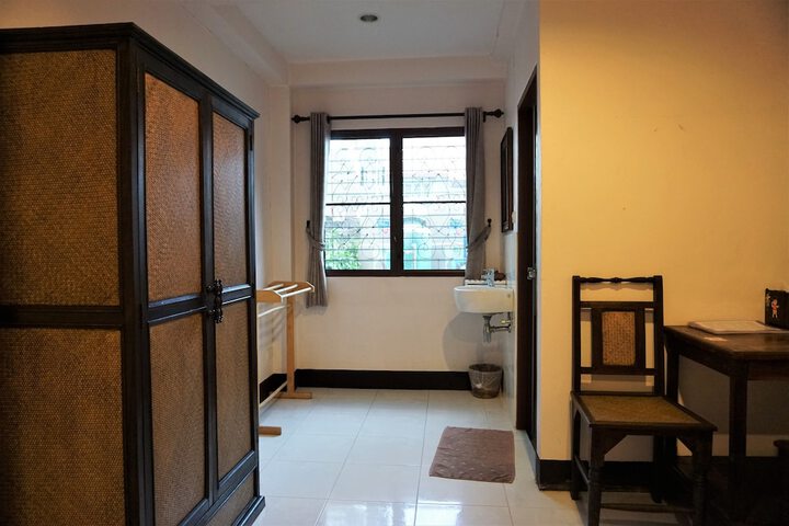 Room 18 of 30