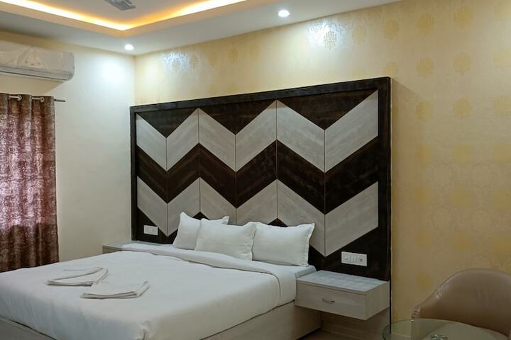 Room 27 of 91