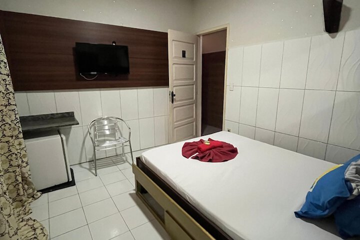 Room 4 of 34